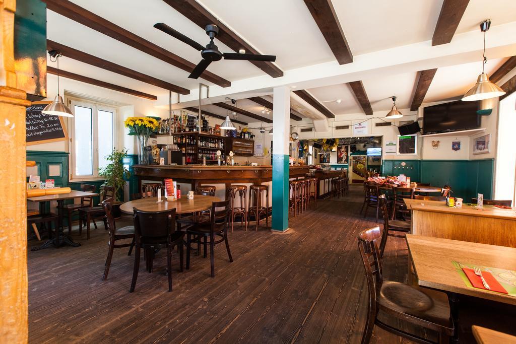 Happy Inn Lodge Интерлакен Екстериор снимка