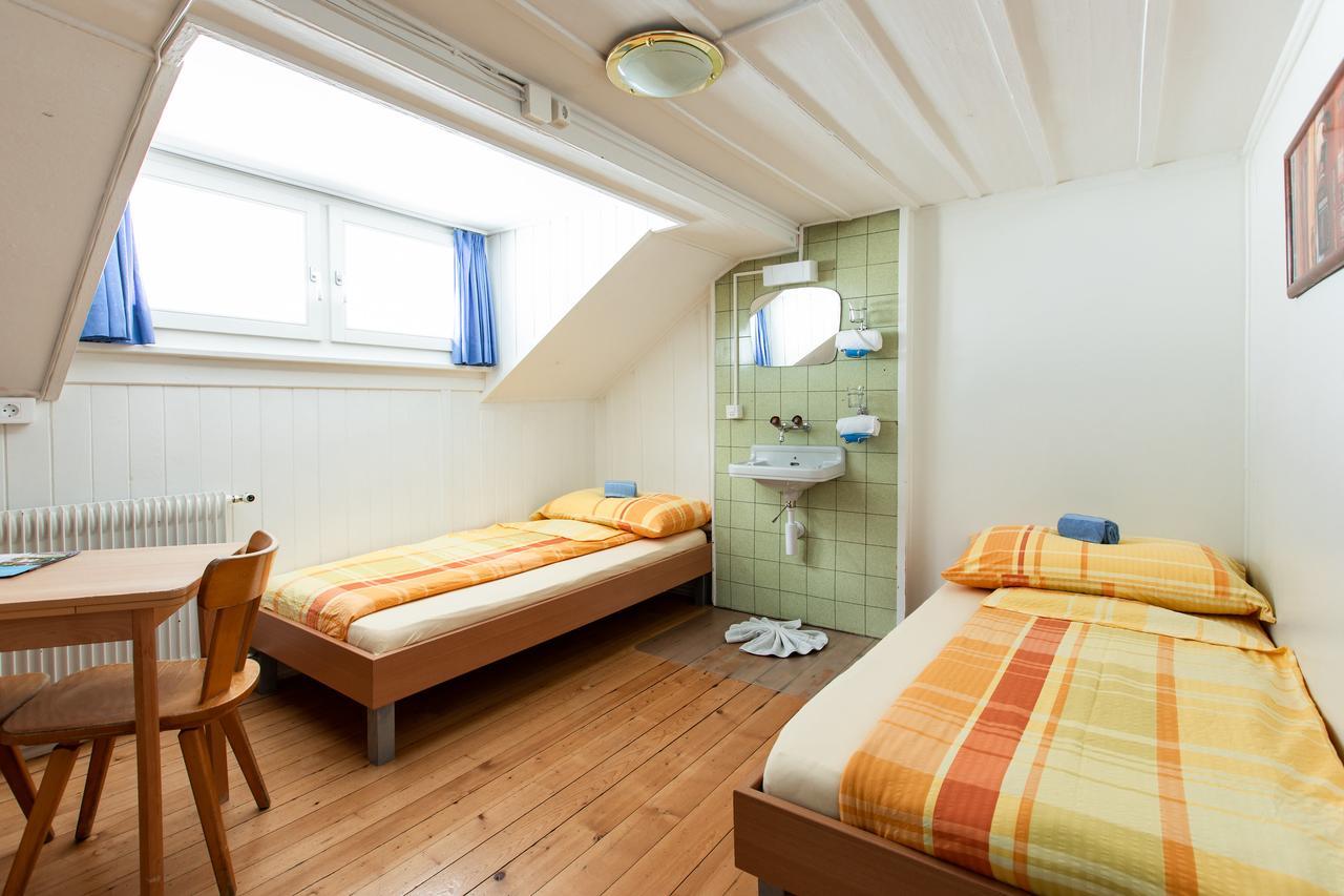 Happy Inn Lodge Интерлакен Екстериор снимка